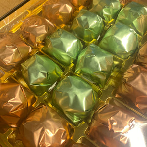 Chocolate gevuld met pistachio pasta en hazelnoot pasta (Cadeau doos) 700 gram