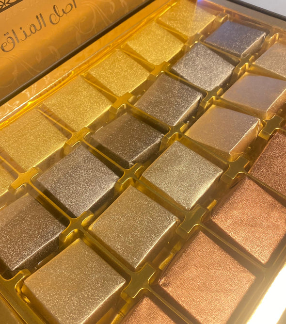 Chocolate dark met noten (Cadeau doos) 450 gram