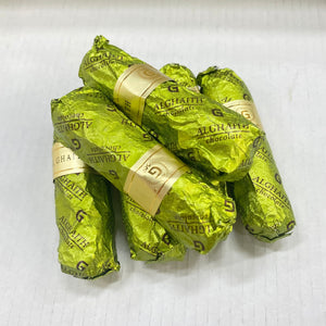 Chocolate gevuld met koekjes, cacao crème en pistachio